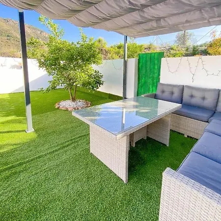 Cozy In Nerja , Malaga. Private Pool. Wifi Malaga